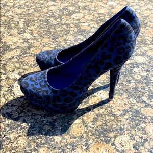Blue/Black Cheetah Print Velvet Heels Sz. 7.5